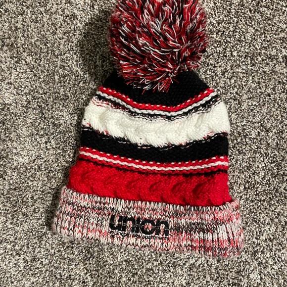 Iowa state beanie w Pom Pom - Picture 2 of 2